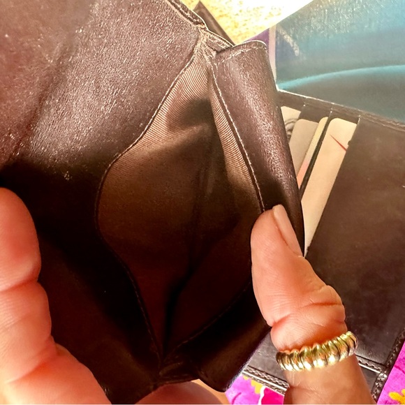 Fendi Wallets with 1 dust bag 💎Authentic - Picture 17 of 17